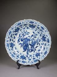 Page: 31 299 Chinese BW Large Porcelain Charger Ming Xuande Chinese blue and white porcelain charger; featuring bird and