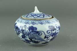 00 325 Chinese Kangxi Style BW Porcelain Jar Chinese blue and white porcelain jar; of oval body connecting to an upright opening;