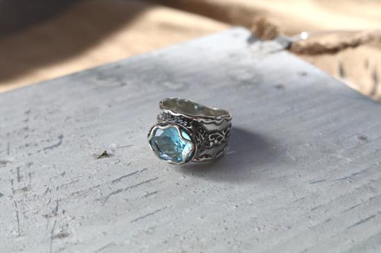 length R1016 Sterling Silver and Blue Topaz Artisan