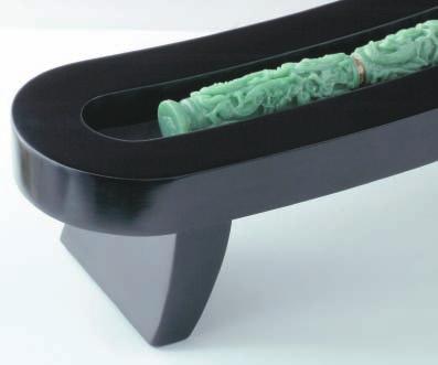 Jade has grains and textures that aren t revealed until the pen is sculpted, so sometimes the artists modified the shape of Chu s design to follow the structure of the jade.