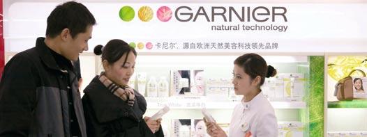 COSMETICS _ CONSUMER PRODUCTS _ 63 Garnier In 2006, the GARNIER brand achieved an excellent growth rate of +9.7% and sales topped the 2 billion mark for the first time.