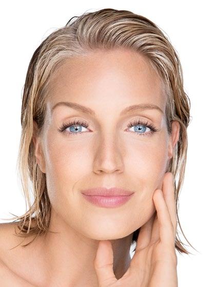 Forming a protective film, skin feels plumper and appears more youthful.