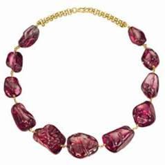 MUGHAL SLENDOR After the great success achieved by an Imperial Mughal spinel necklace sold in 1997 at Christie's London, it has become increasingly difficult to find old Mughal jewels with inscribed
