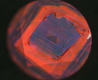Figure 13. DiamondView images revealed that the Lucent treatedcolor diamonds (0.20 0.