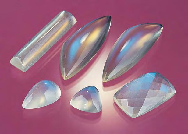 While transparent kyanite from Nepal has been known for several years (see Spring 1999 Gem News, pp. 51 52 and Spring 2002 Gem News International, pp.