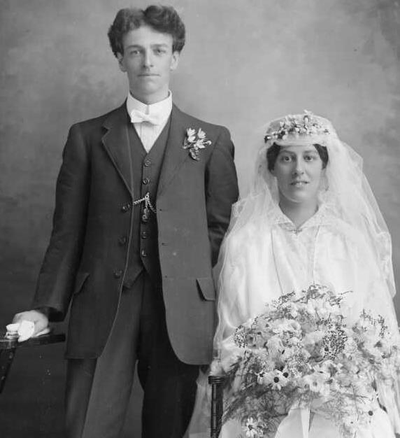 1/2-185087-G Unidentified couple, ca.