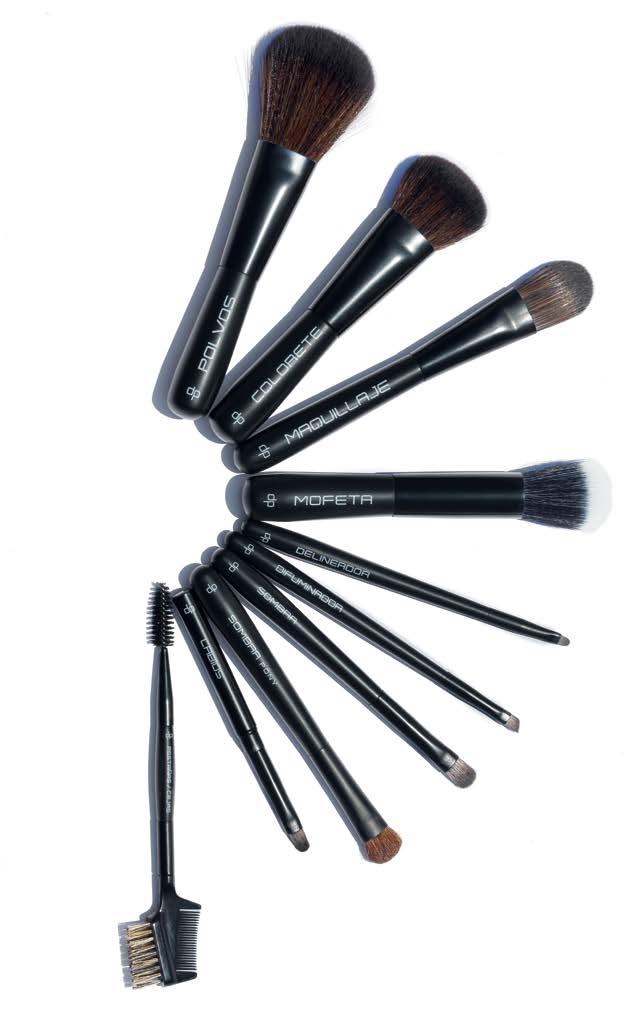 Tip la perfumería To maintain your brushes well, clean them with neutral soap and leave them to dry on paper.