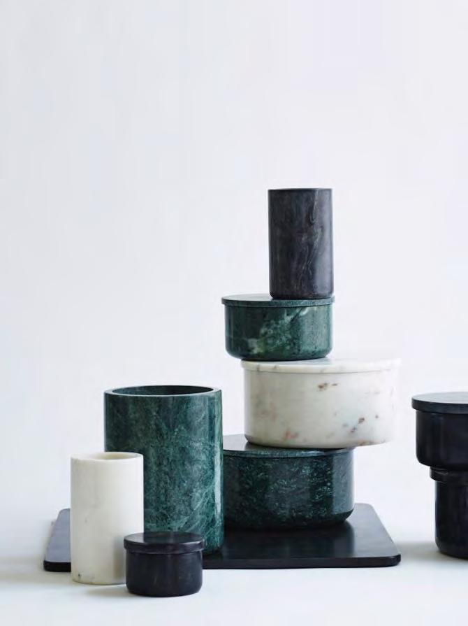 Marble in white, black or green - they all have Theis individual
