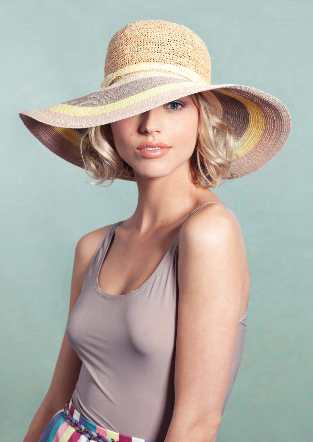 Summer Breeze Casual elegance combined with a playful approach to shapes and design are characteristic features of Nicki Marquardt s 2013 Summer Collection.