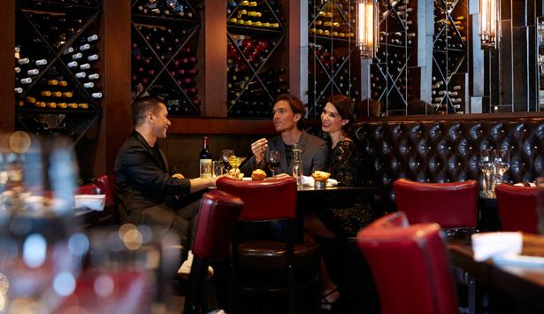 BOSTON CHOPS The perfect urban steakhouse in the heart of Boston s South End.