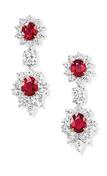 May 08, a curation by Olivier Dupon 4 Harry Winston Ruby & Diamond Cluster Necklace in 8K
