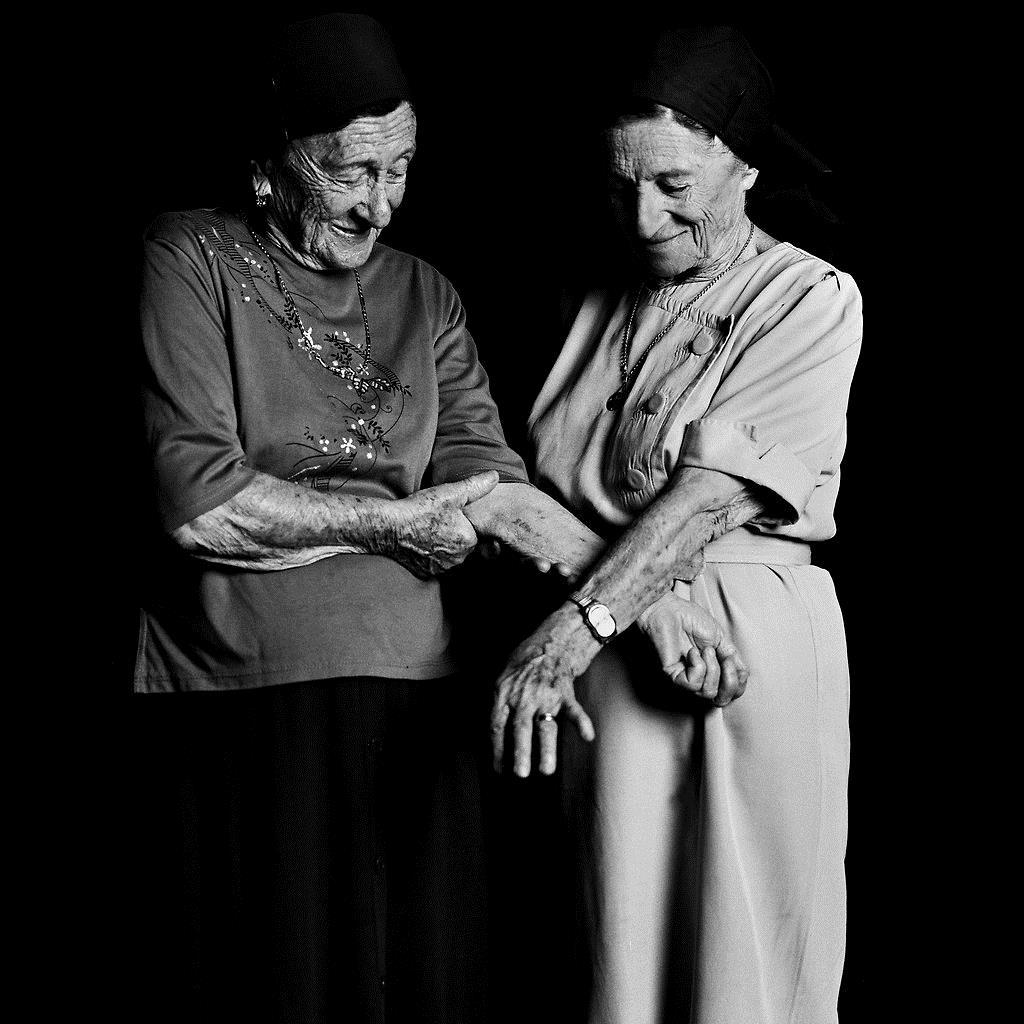 Hanna Tessler, 86, left, and her sister, Sara Tessler, 83.
