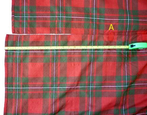 The Plaid The plaid is constructed from two pieces of cloth 5 yards 27 x 24 resulting in a double width plaid almost 6 yards long which is about as long as practical and only really possible if, like