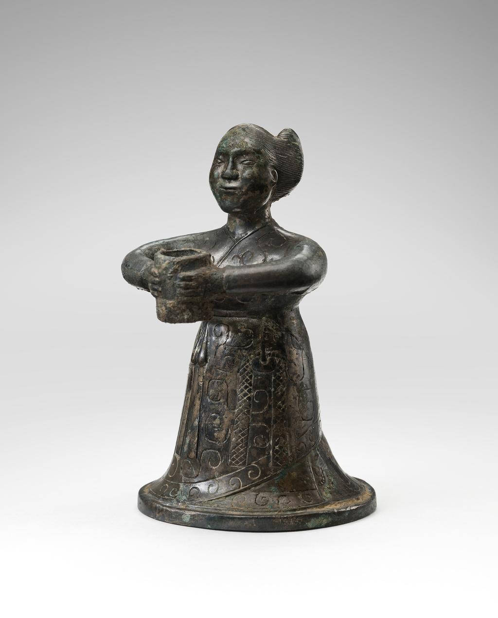 Bronze figure of a lady Warring States