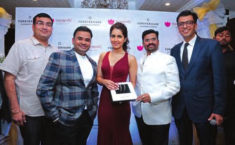 Actress Raashi Khanna unveiled the inaugural diamond jewellery collection at Manepally s 127-year-old store.