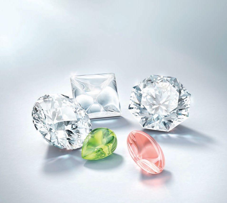 EVENTFUL SWAROVSKI GEMSTONES TM LAUNCHES STUNNING INNOVATIONS FOR /19 The spotlight is on new Genuine Topaz and Zirconia colors and cuts Spring Green: superlative faceting brings out the full