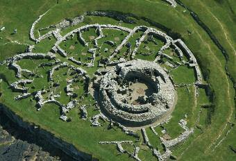 There have been recent excavations of roundhouses at Quanterness (St Ola), Pierowall (Westray), Tofts Ness (Sanday) and the Excavations at the Bu of Cairston revealed a large roundhouse Bu of