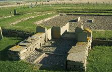 At Skara Brae the houses are equipped with cells which were perhaps toilets, store rooms or pantries.