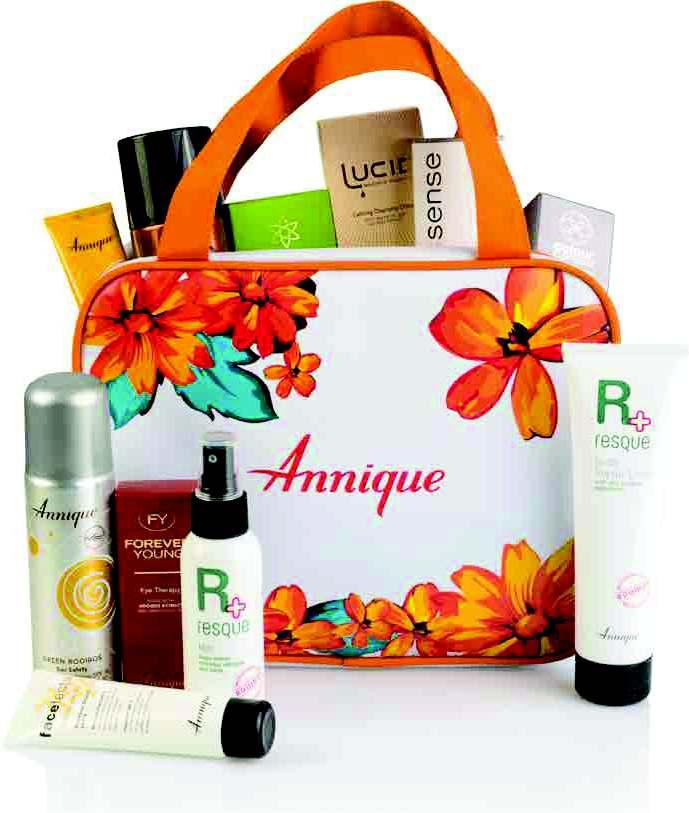 uy for R899+ Free! (from pages 6-21)* and get the Rooios Bouquet Toiletry Bag and the Resque Body Lotion 150ml FREE!
