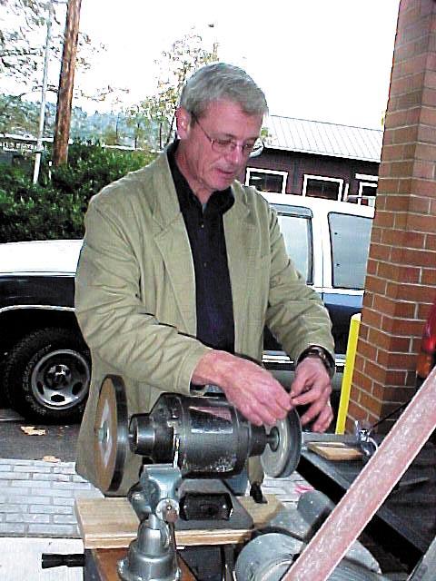 ) Norm showing how it s done Photos by Dusty Wert Harry modifying his tools Real quickly, the lifters are like Tandy s Pro Petal in 3 diameters, 1/8, 3/32, and 5/32 if my memory serves me