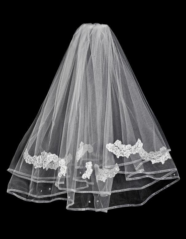 #3126 one tier Veil with full