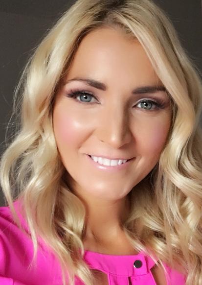 Having trained in London at the prestigious Jemma Kidd Academy and Illamasqua, Niki McEwan is a highly talented makeup artist and beauty expert.
