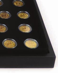 22ct gold proof crowns comprising '1900-2002 Memorial Crown', 'Centenary Crown' and '90th Birthday Crown', each weighing 39.