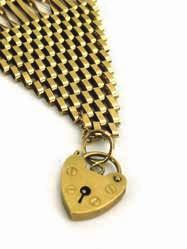 5 gms 120-150 659 A 9ct yellow gold fi ne boxlink necklace suspending a pendant in the form of an ace of hearts playing card, 4.