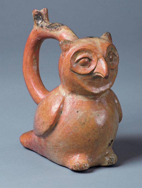 Owl Northern Coast Moche IV(?) 450 550 CE 19 x 10.3 x 15.8 cm Collection of Mississippi Museum of Art Gift of Sam Olden 1990.111 This orange, stirrup-spouted ceramic vessel depicts an owl.