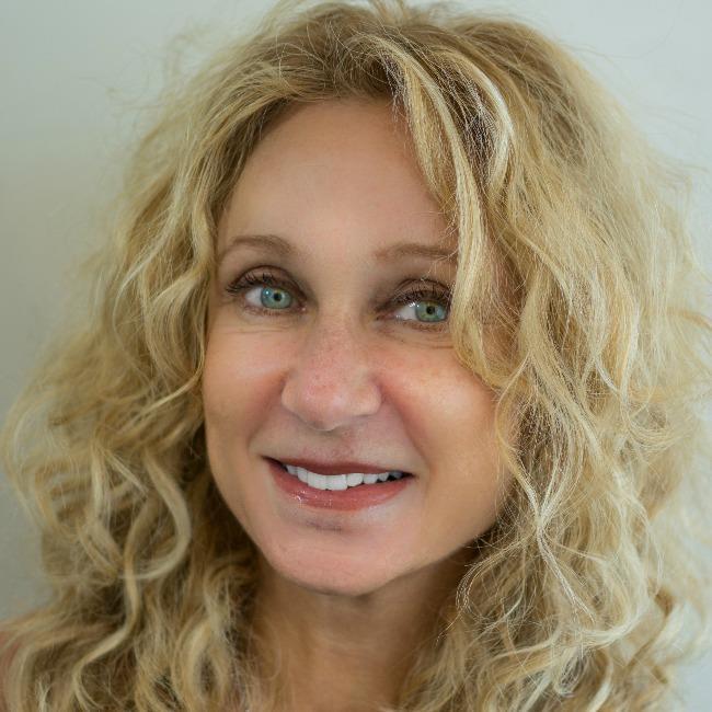 Donna Colorist & Stylist Certified Goldwell Colorist for 20 years. Specializing in Multi-Colored Blondes & Brunettes ranging from a dramatic to a very subtle soft-sun-kissed look.