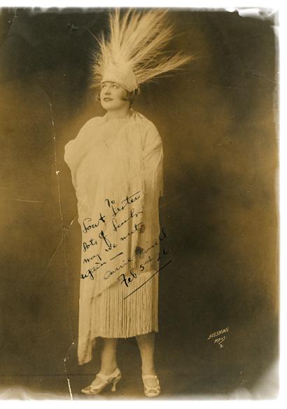 Burlesque and vaudeville performer Lucille ( Lou ) Murray saved hundreds of photographs and other papers