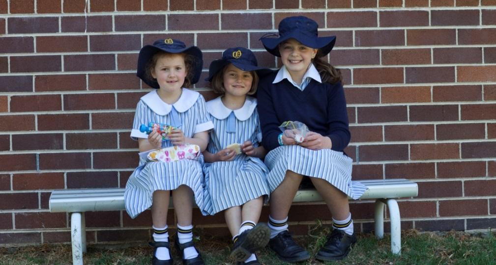 K-6 SCHOOL UNIFORM REQUIREMENTS BOYS GIRLS Summer Terms 1 & 4 Summer Terms 1 & 4 College Hat Chambray Blue Shirt Trousers or Shorts (mid grey) College Socks (long grey with stripe) Black Leather