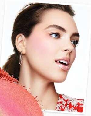 Must-Try Ombre Cheeks - $132 Exotic and bold, the obmre cheek is all about confidence. 1. Sweep Crystalline across eyelids.