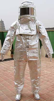 9333-1100 9333-1101 78 9333-1104 9333-1105 Fire-fighting suit *Aluminized cloth: Available