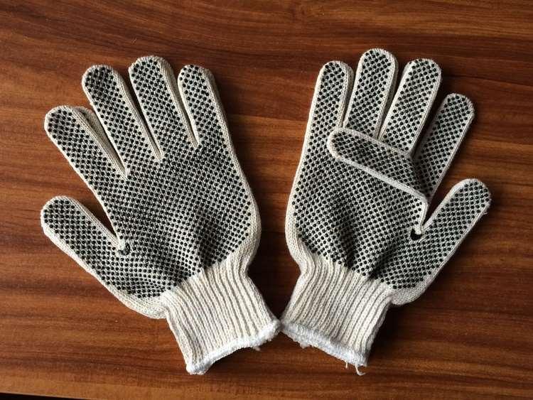 knitted woking gloves coated with PVC dots