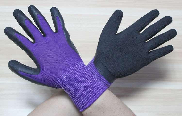 woking gloves coated with foam latex on palm Morado con negro 360