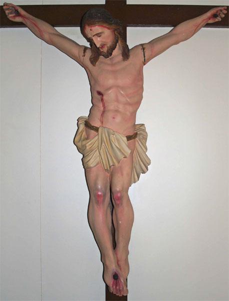 lost its separately carved crown of thorns, as have all but one of the Tasmanian corpuses. The joints between the torso and the arms have opened.