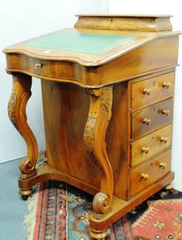Georgian Mahogany sunk centred tray backed Sideboard with scallop motif,