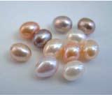 Key facts: Cultured pearls KEY FACTS Types of pearls Varieties of cultured pearls Natural pearls are pearls accidentally formed in the interior of a mollusc without human intervention.