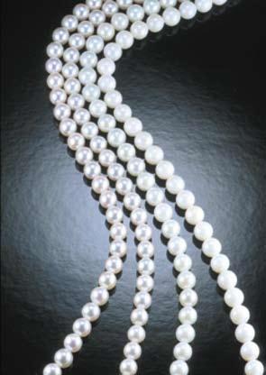 Quality of the cultured pearl PEARLS Lustre Pearl lustre is defined by the quality of the reflected light. A lustrous pearl has a strong bright and sharp reflection.