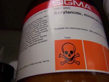 The labels must contain the following information: 1. The name and address of the chemical manufacturer or importer. 2. The identity of the hazardous material.