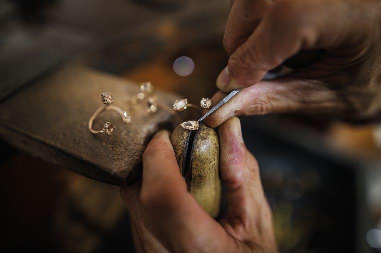 Anil Arjandas outstanding jewellery is carefully created by our incredible craftsman team, our expertise have up to 30 years of experience in creating magnificent and beautiful