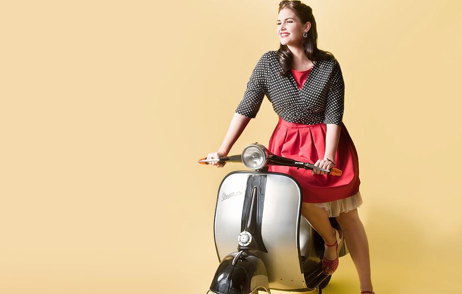PERFECT OUTFITS VINTAGE EMOTION Take a trip back in time: polka dots, petticoats and a feeling of absolute freedom are going to sweep you off your feet.