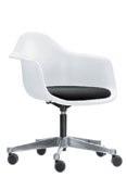 The chairs offer pleasant comfort in offi ce environments where work tasks require shorter periods