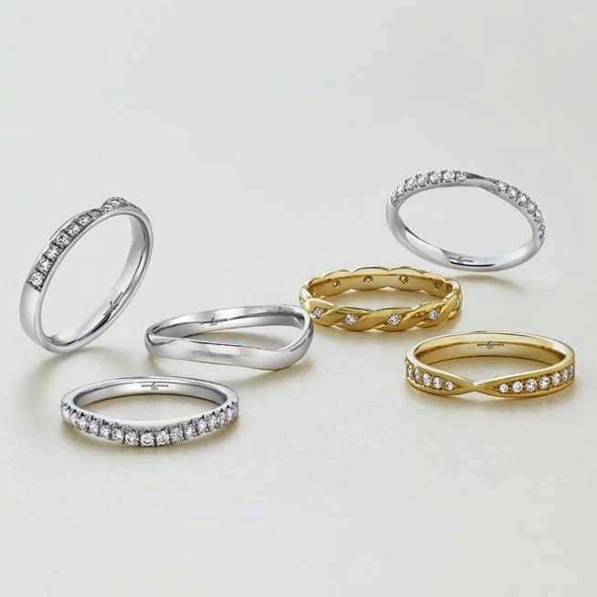 Every engagement ring deserves its perfect match. We create rings that fit seamlessly together.