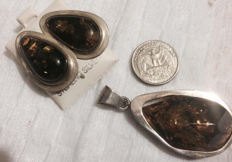 00 #24 Swarovski pendant & earring set and gem pen Donated by New York