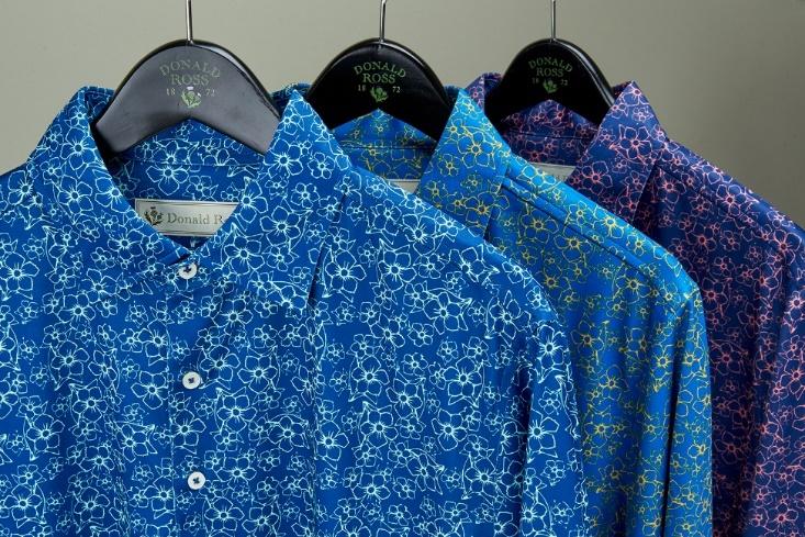 DRFLO3/A-119 Short sleeve 2 color TROPICAL FLOWER PRINT on JERSEY with SELF collar with 3 button placket.