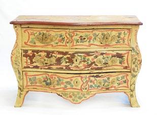 Covered with its rare period fabric decorated with thistles and garlands modeled after a drawing of Percier and Fontaine.