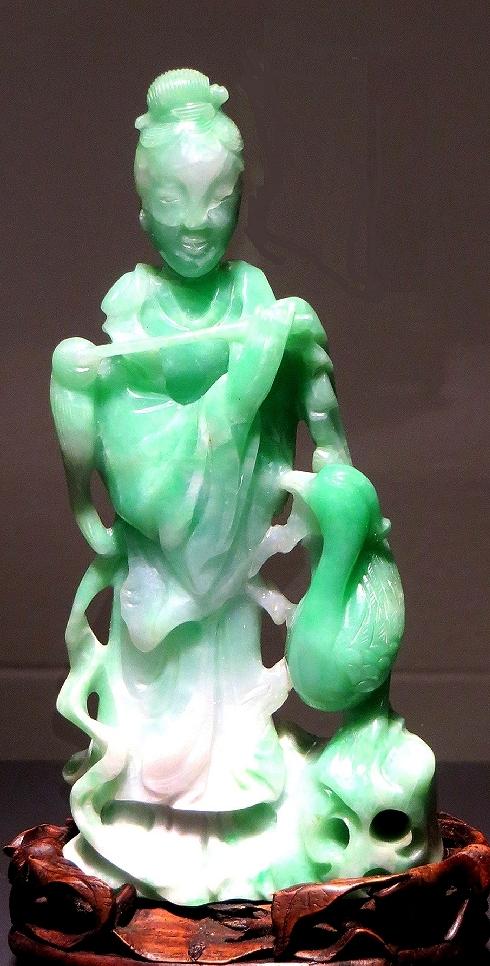 Jade Figure; early 1900 century Source: Photographed in the Metropolitan Museum NYC. Amorphous gemstones. Essentially we have: Glass.