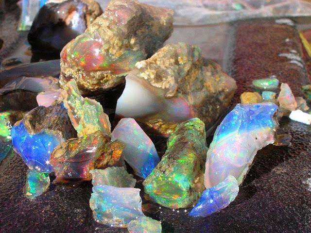 The Virgin Valley opal beds in northwest Humboldt County are perhaps the most famous gemstone locality in Nevada.
